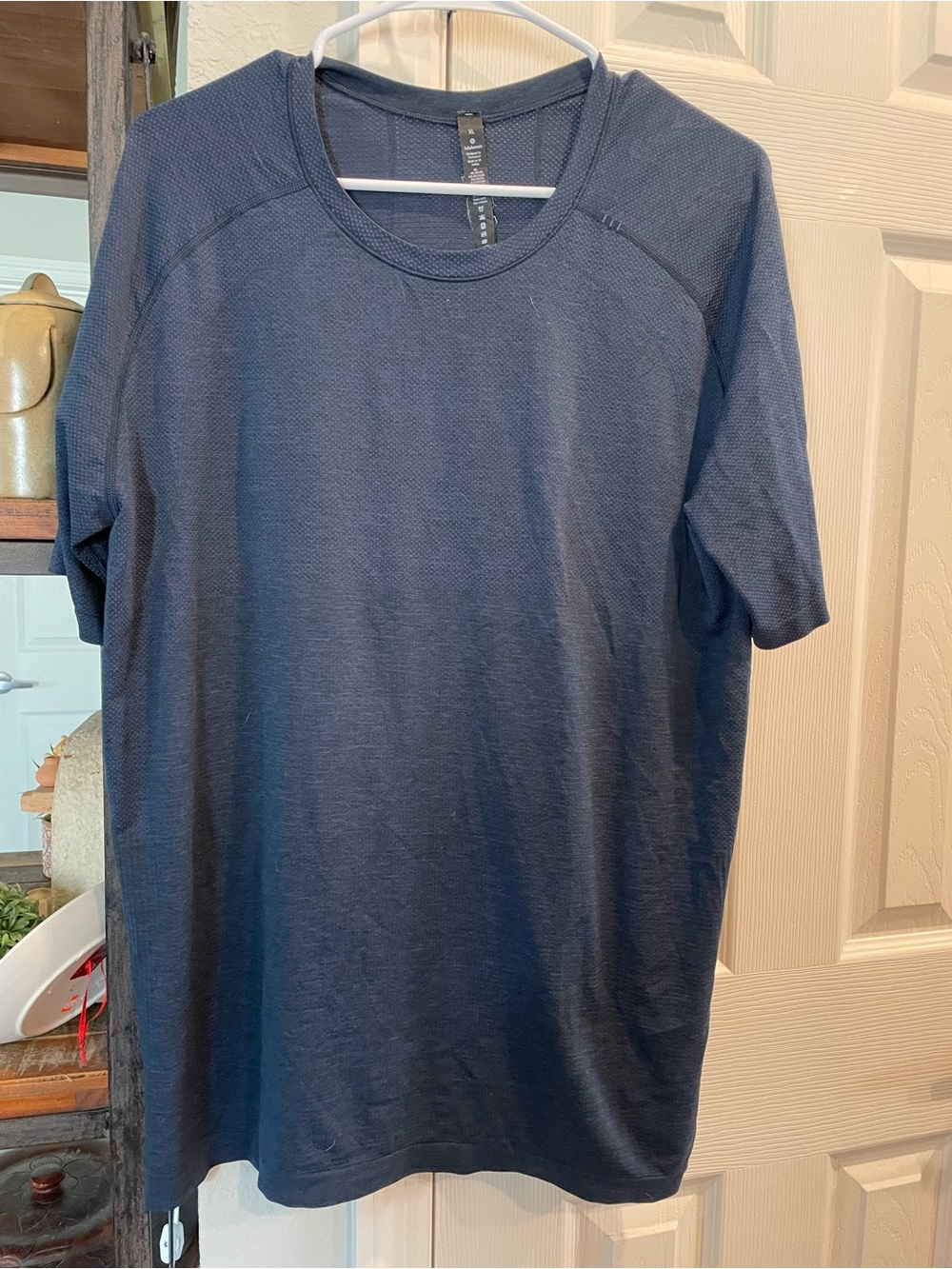 Lululemon Athletica Metal Vent 2.0 Men’s XL Short Sleeve navy blue mesh Shirt